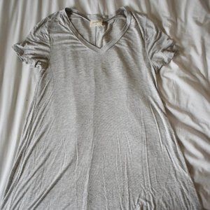 Flowy Everly V-Neck T-Shirt Dress